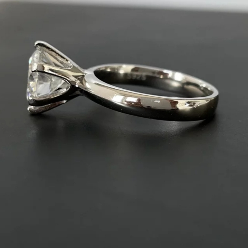 2 TCW GENIUNE D  BRILLIANT WHITE MOISSANITE - Picture 4 of 10